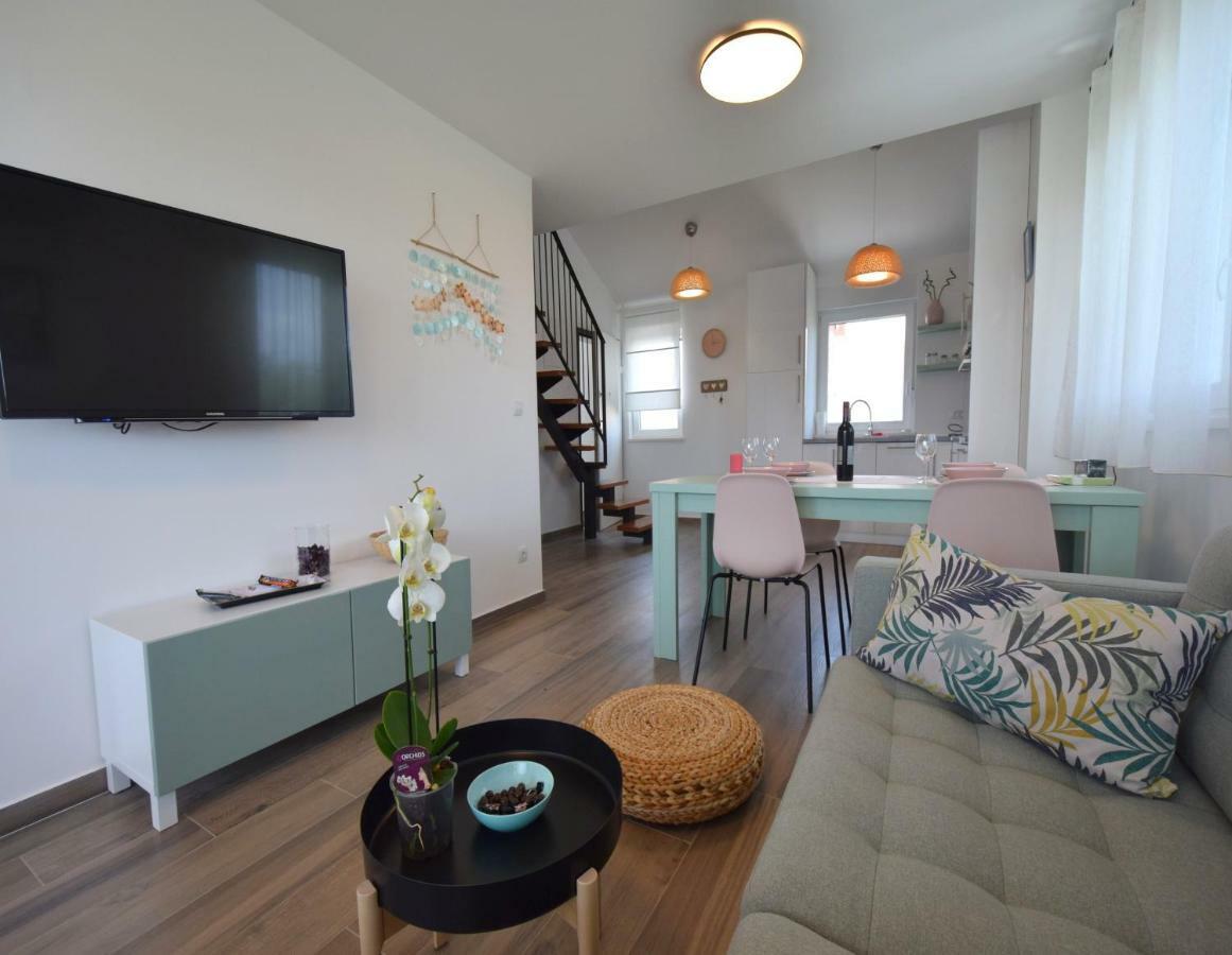 Apartments Medna Čižići Exteriör bild