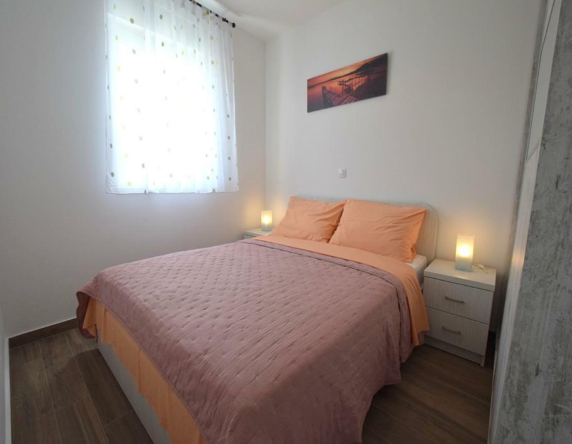 Apartments Medna Čižići Exteriör bild