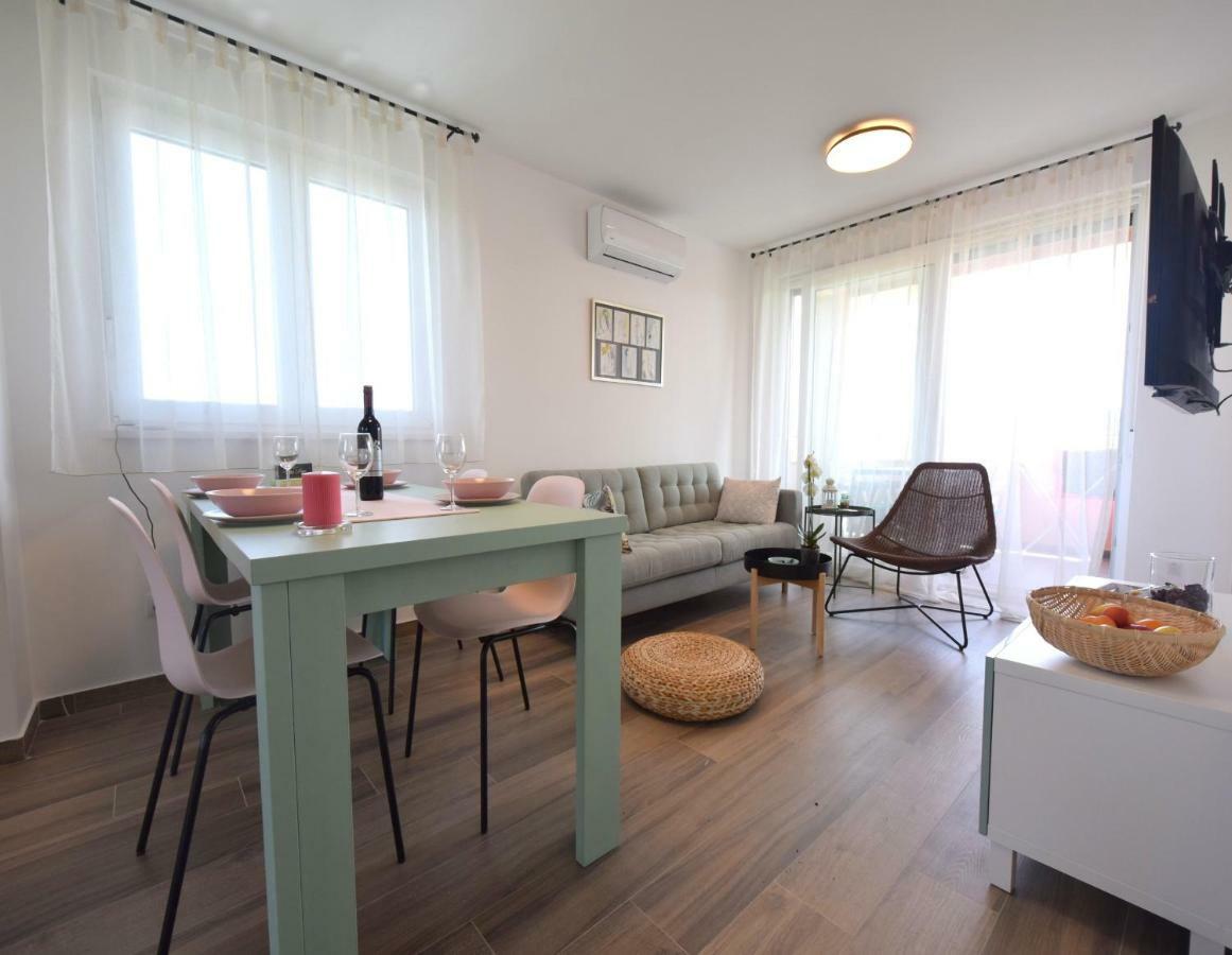 Apartments Medna Čižići Exteriör bild