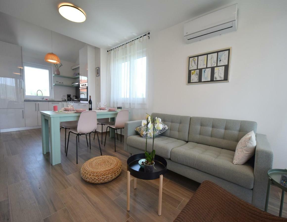 Apartments Medna Čižići Exteriör bild
