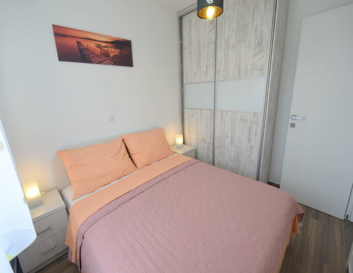 Apartments Medna Čižići Exteriör bild