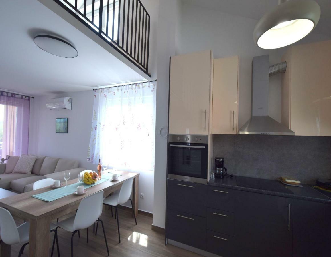 Apartments Medna Čižići Exteriör bild