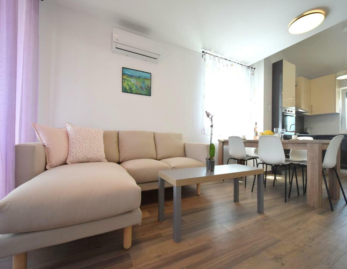 Apartments Medna Čižići Exteriör bild