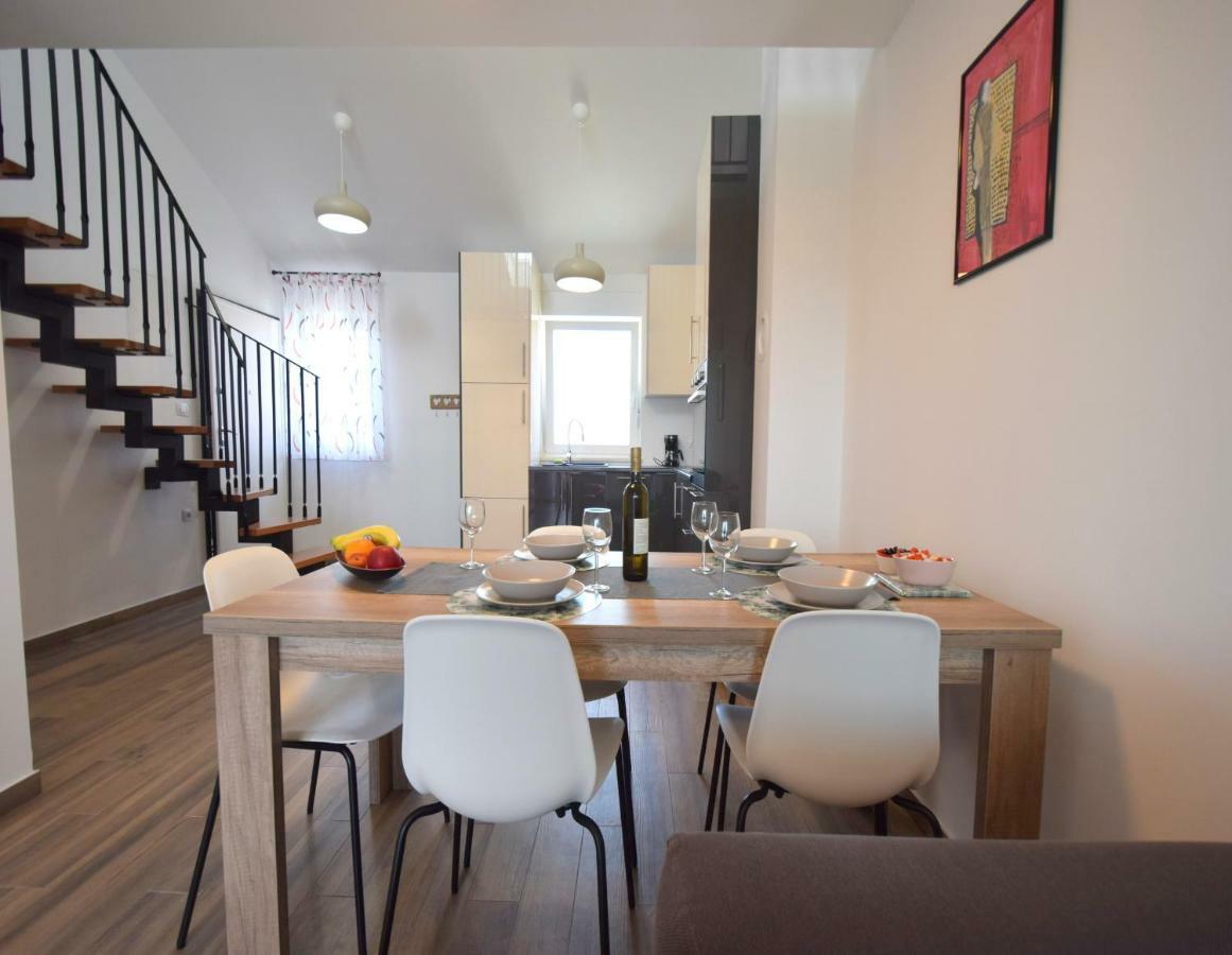 Apartments Medna Čižići Exteriör bild