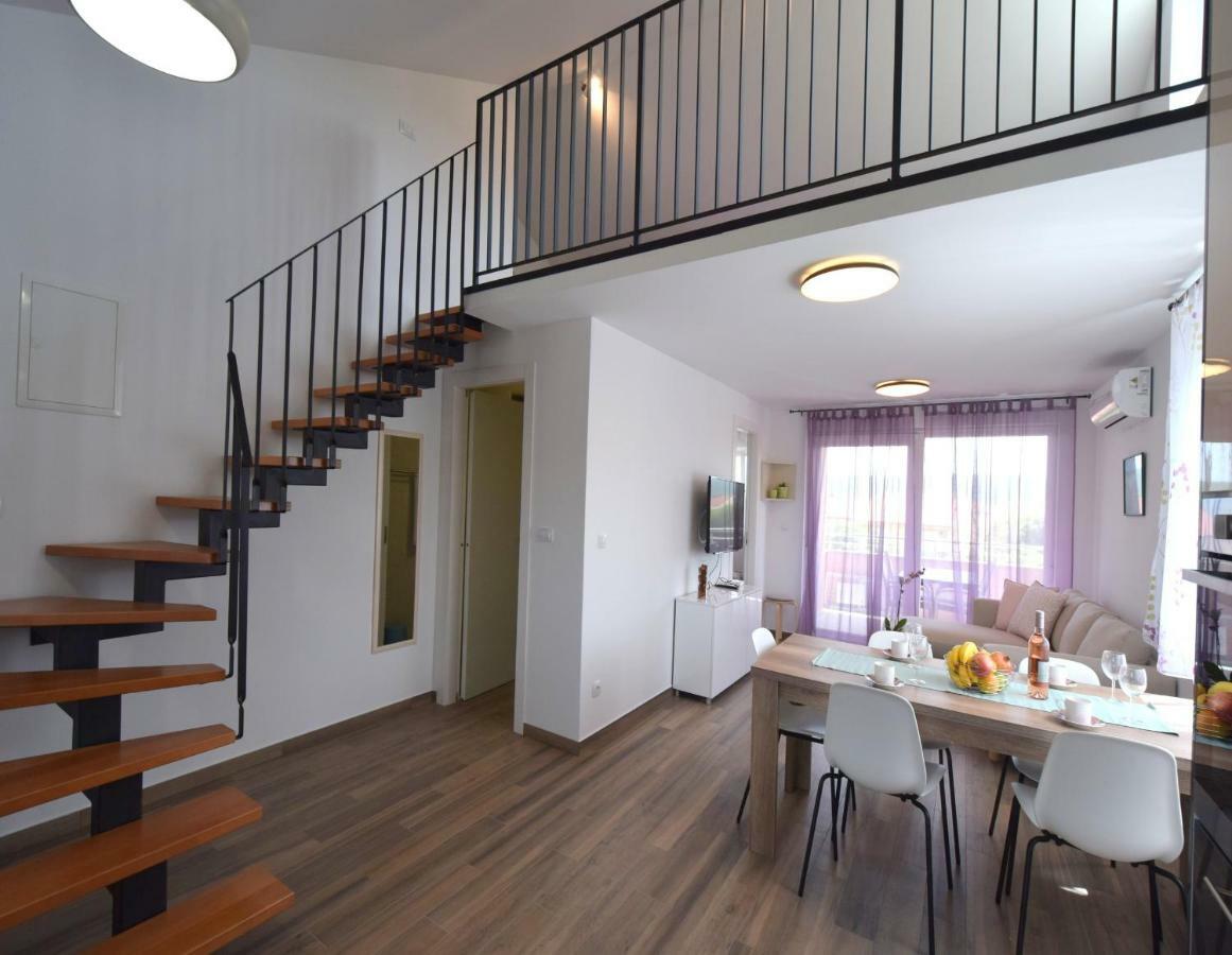 Apartments Medna Čižići Exteriör bild