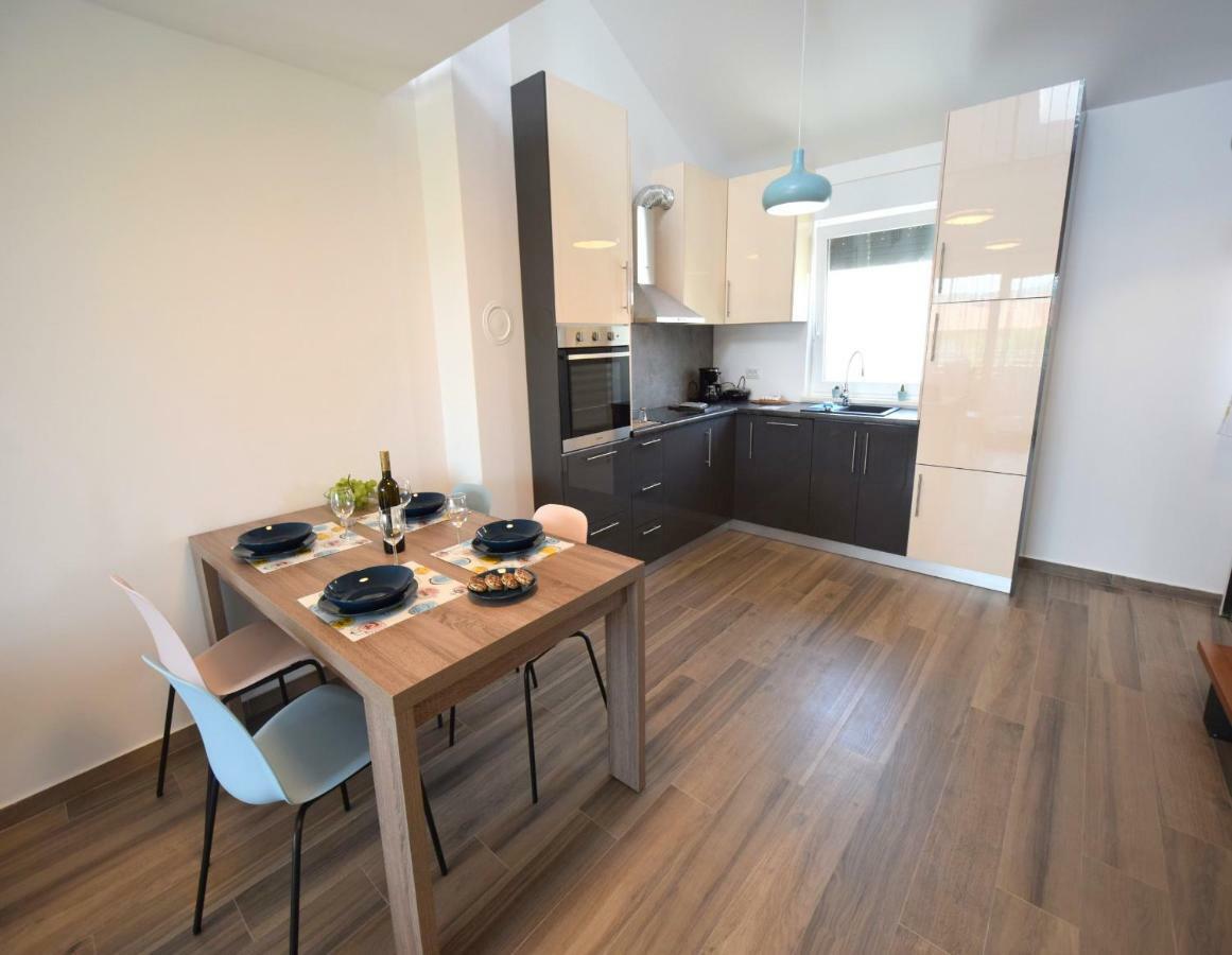 Apartments Medna Čižići Exteriör bild