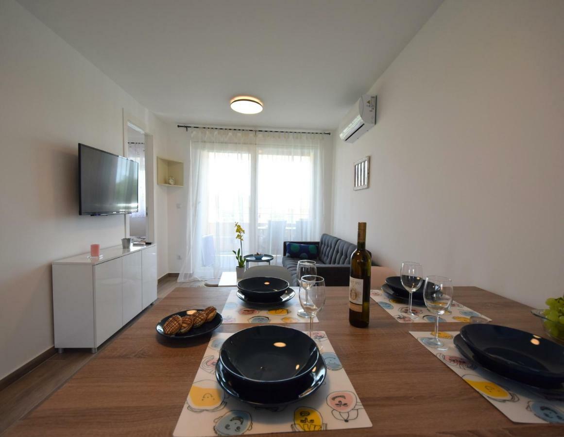 Apartments Medna Čižići Exteriör bild