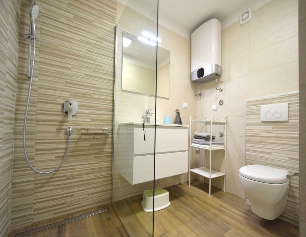 Apartments Medna Čižići Exteriör bild