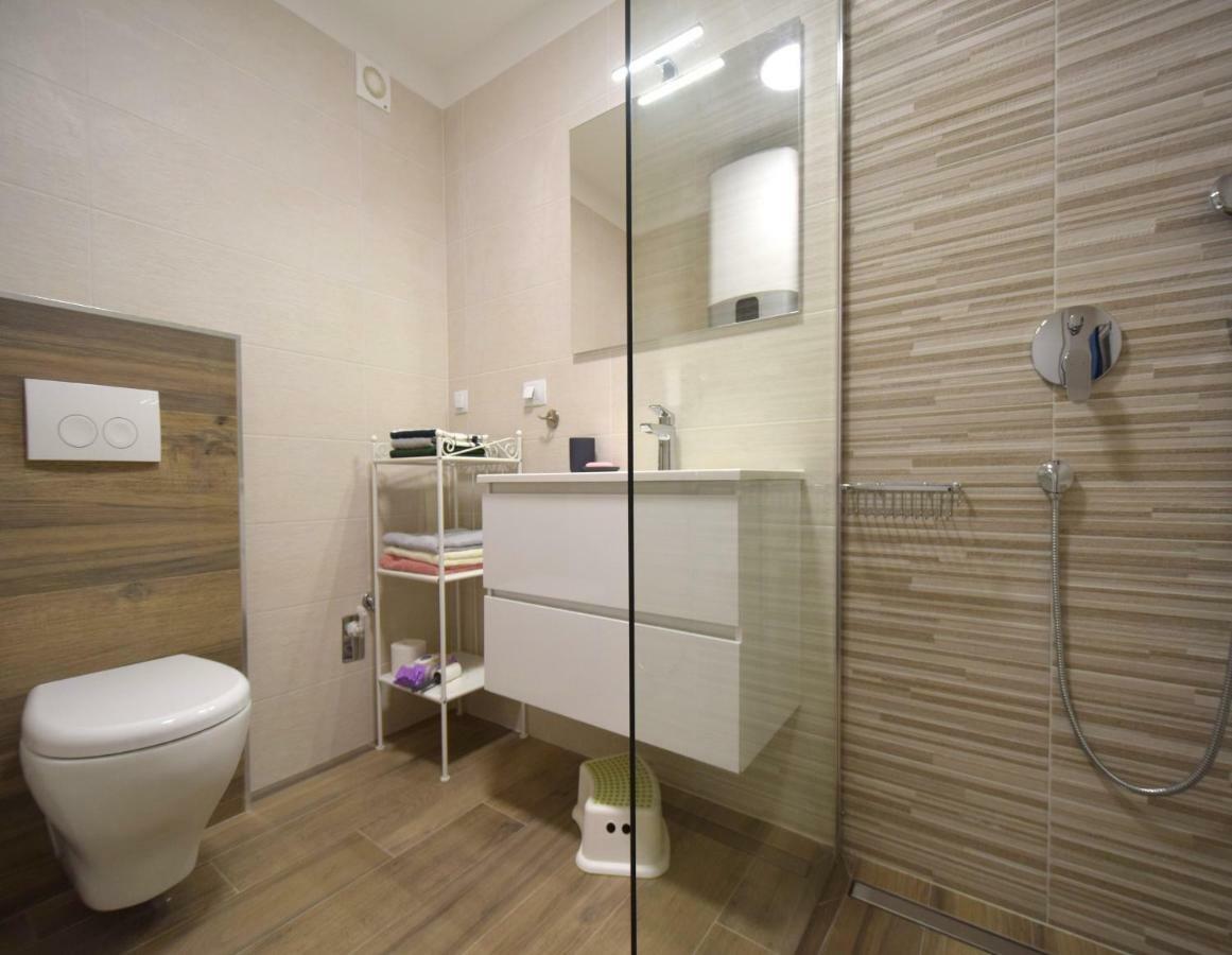 Apartments Medna Čižići Exteriör bild